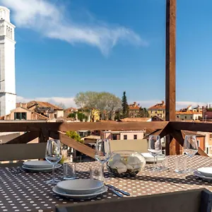 Sea To Sky By Wonderful Italy , Venise Italie
